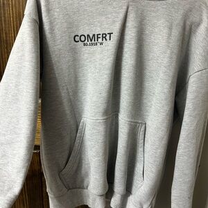 COMFRT Women's Gray Sweatshirt